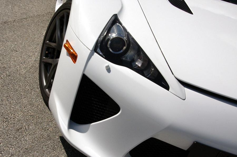  Lexus LF-A 2010 года  (фото 201 из 213)